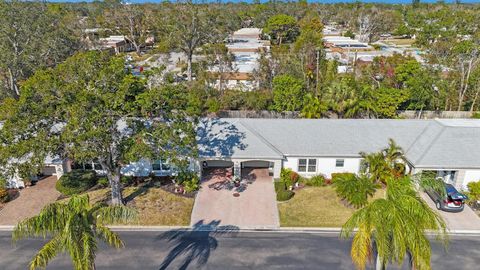 A home in SEMINOLE