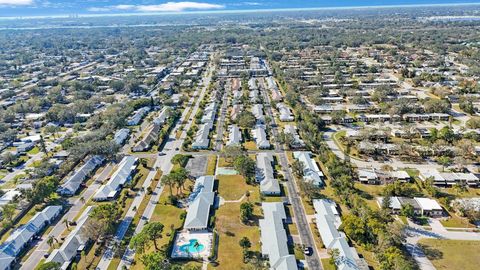 A home in SEMINOLE