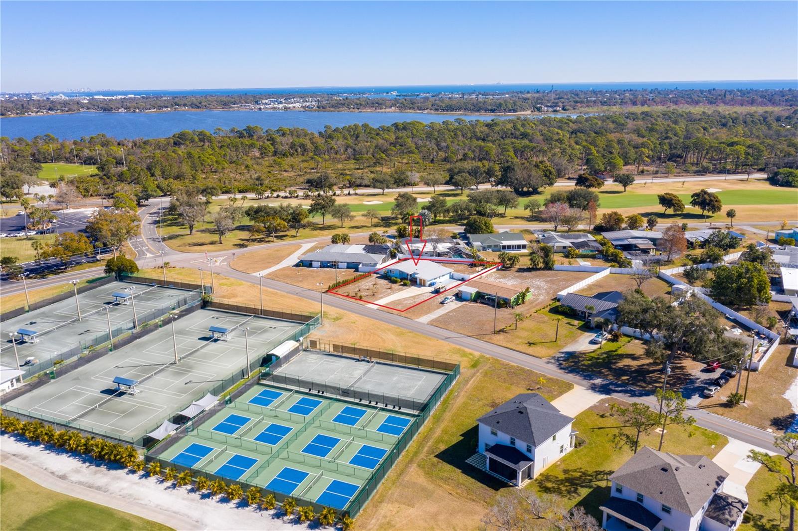 LAKEWOOD ESTATES SUB OF TR 14 - Residential