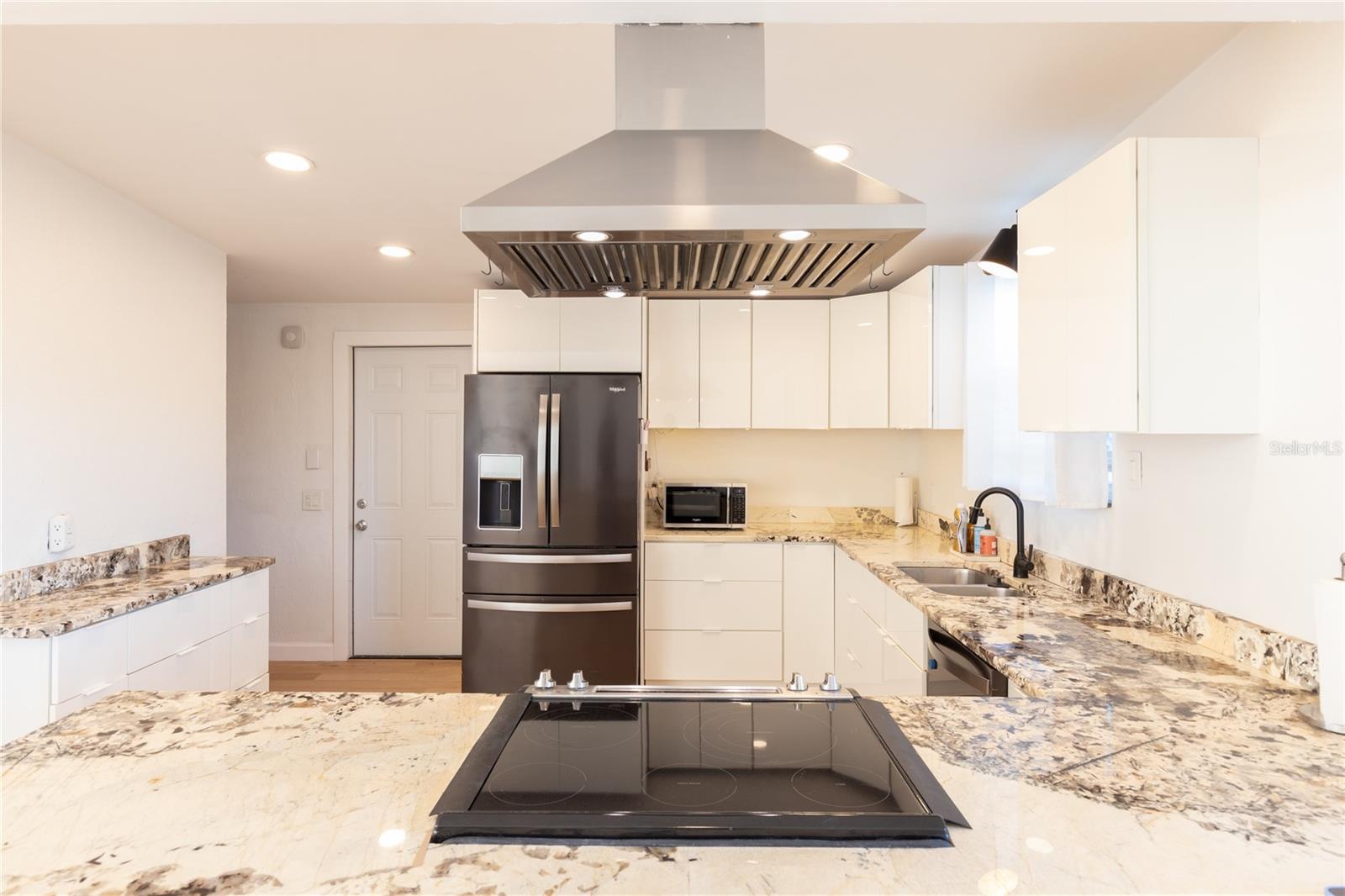 LAKEWOOD ESTATES SUB OF TR 14 - Residential