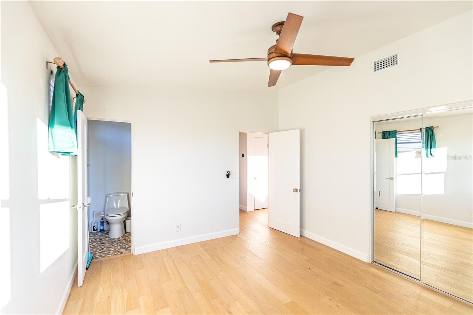 LAKEWOOD ESTATES SUB OF TR 14 - Residential