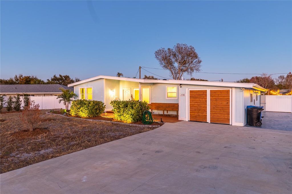 Photo of 2110 Alcazar Way S, St Petersburg, FL 33712 (MLS # TB8493208)