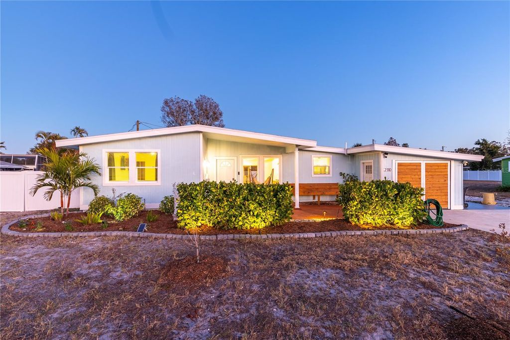 Photo of 2110 Alcazar Way S, St Petersburg, FL 33712 (MLS # TB8493208)