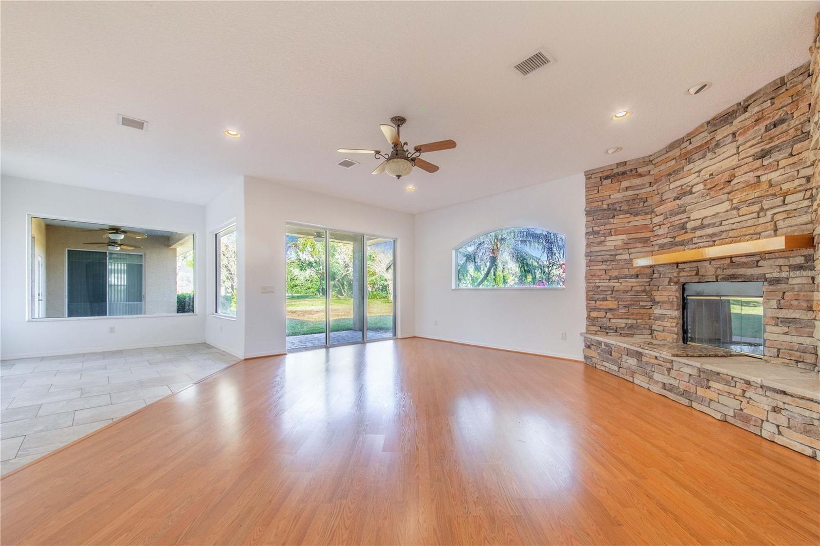 SPRING PINES SUB - Residential