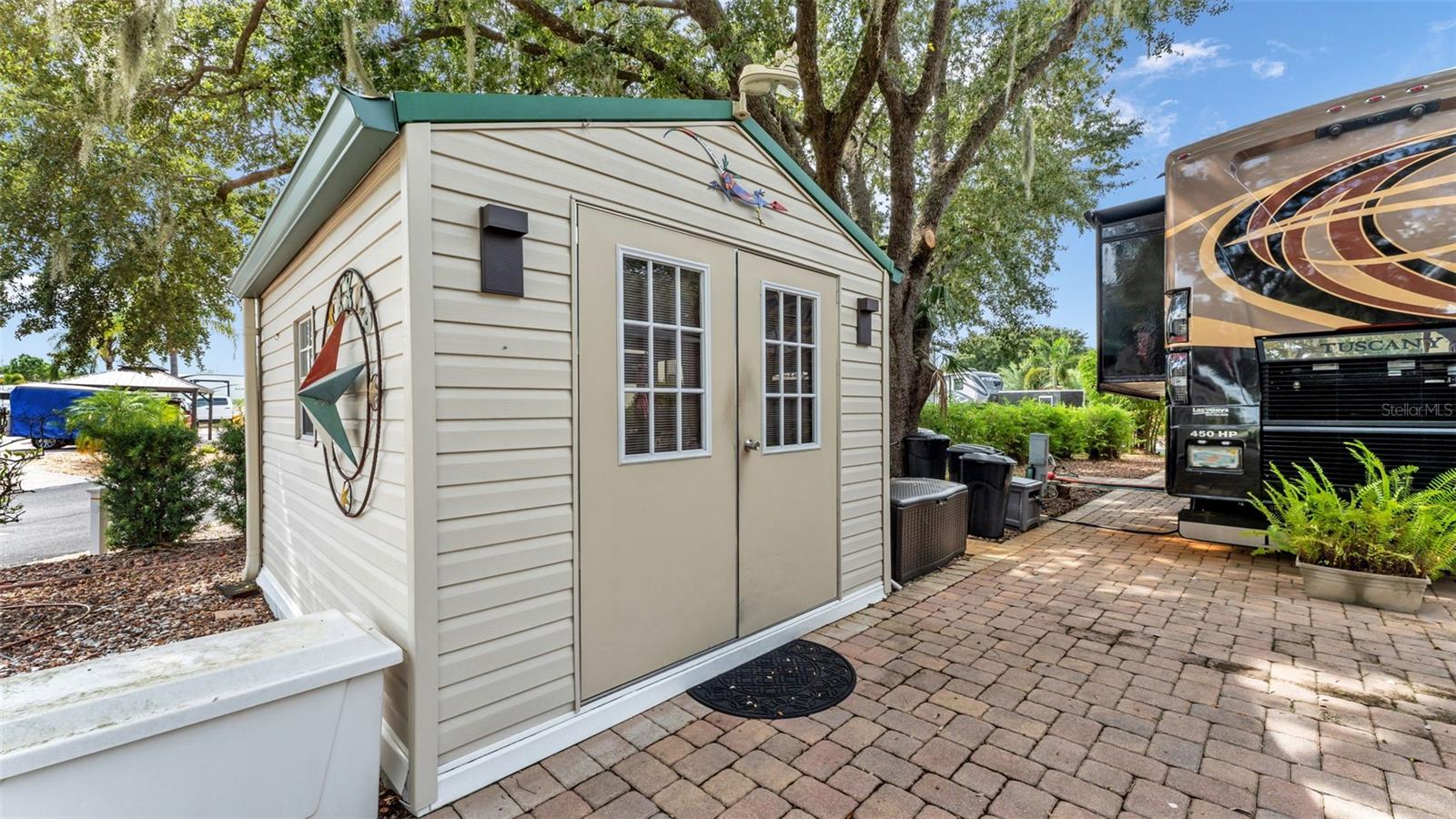 ELITE RESS/CITRUS VLY - Land