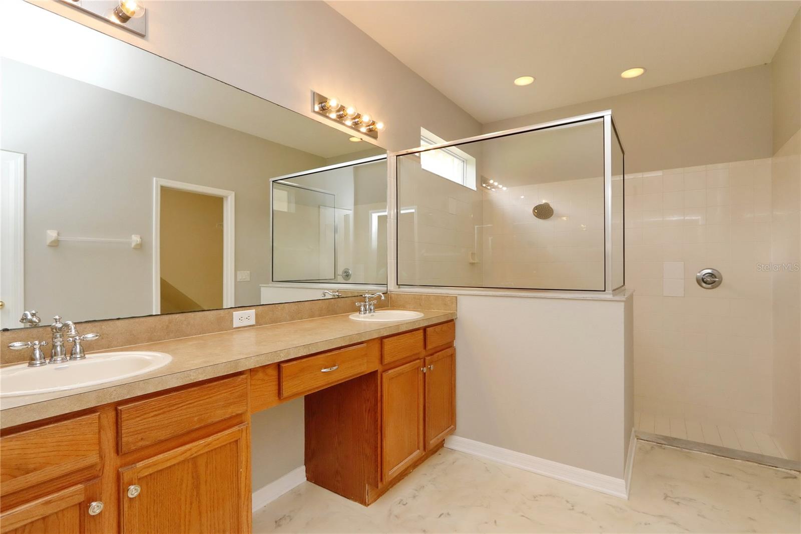 WILDERNESS LAKE PRESERVE - Residential