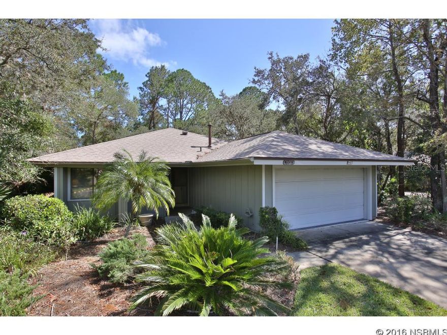 Under contract taking backups. What a delightful home! Huge living area with GR, DR and kitchen opening thru 16 feet of sliding doors to screen room overlooking nature. Screen porch has Chatahoochee pebbled floor and hot tub.  Vaulted ceilings throughout main living areas. Skylights in GR and porch bring in the light. Wonderful DR with wall of windows, corner windows, built in dry bar.  Kitchen has 2 pass thru: To DR and GR. Corian sink, dome ceiling, breakfast bar to GR. Garage fits car and golf cart with lots of storage. W&D have been moved inside to give you more storage area. Large master bedroom with windows overlooking nature. 2 closets, separate tub and shower. Guest BR has private bath. Many upgrades here include new AC Oct 2016, new roof and GR skylights 2015, new water heater 2013. This home is spotless and ready to move into. Don't wait, this one won't last long! HOA dues: $2550 Brae Burn + $466 SMCC both per year. ;Water: City