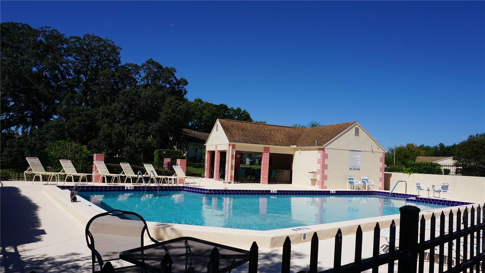 CHATEAU VILLAGE CONDO 03 - Residential