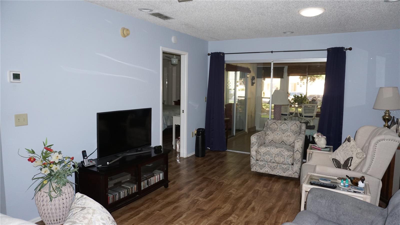 CHATEAU VILLAGE CONDO 03 - Residential