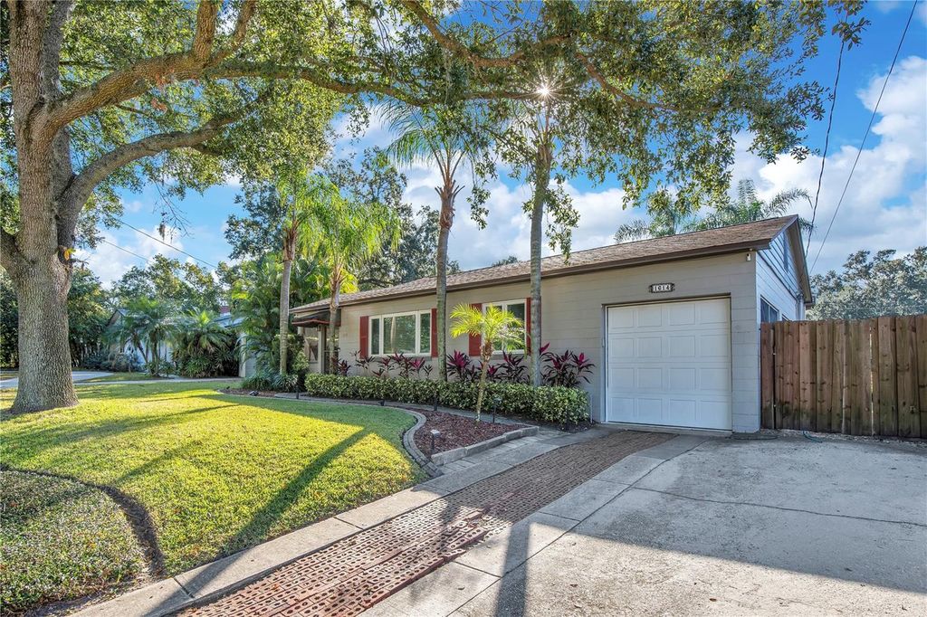 Photo of 1614 Curry Ford Road, Orlando, FL 32806 (MLS # O6375227)