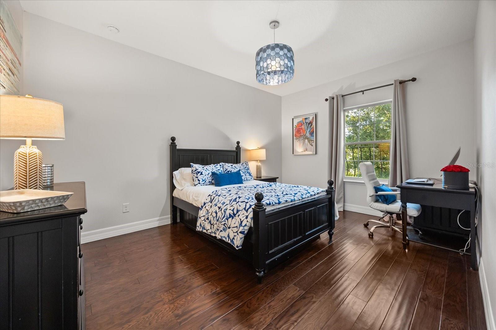 LAKESIDE ESTATES - Residential