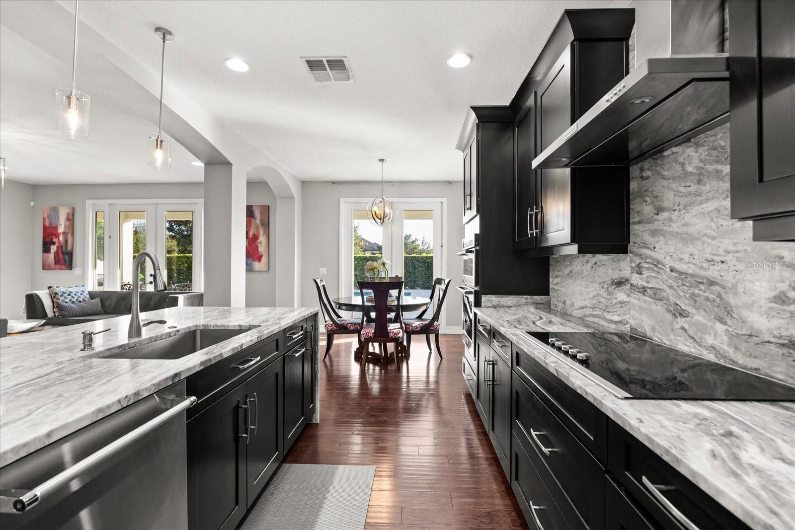 LAKESIDE ESTATES - Residential