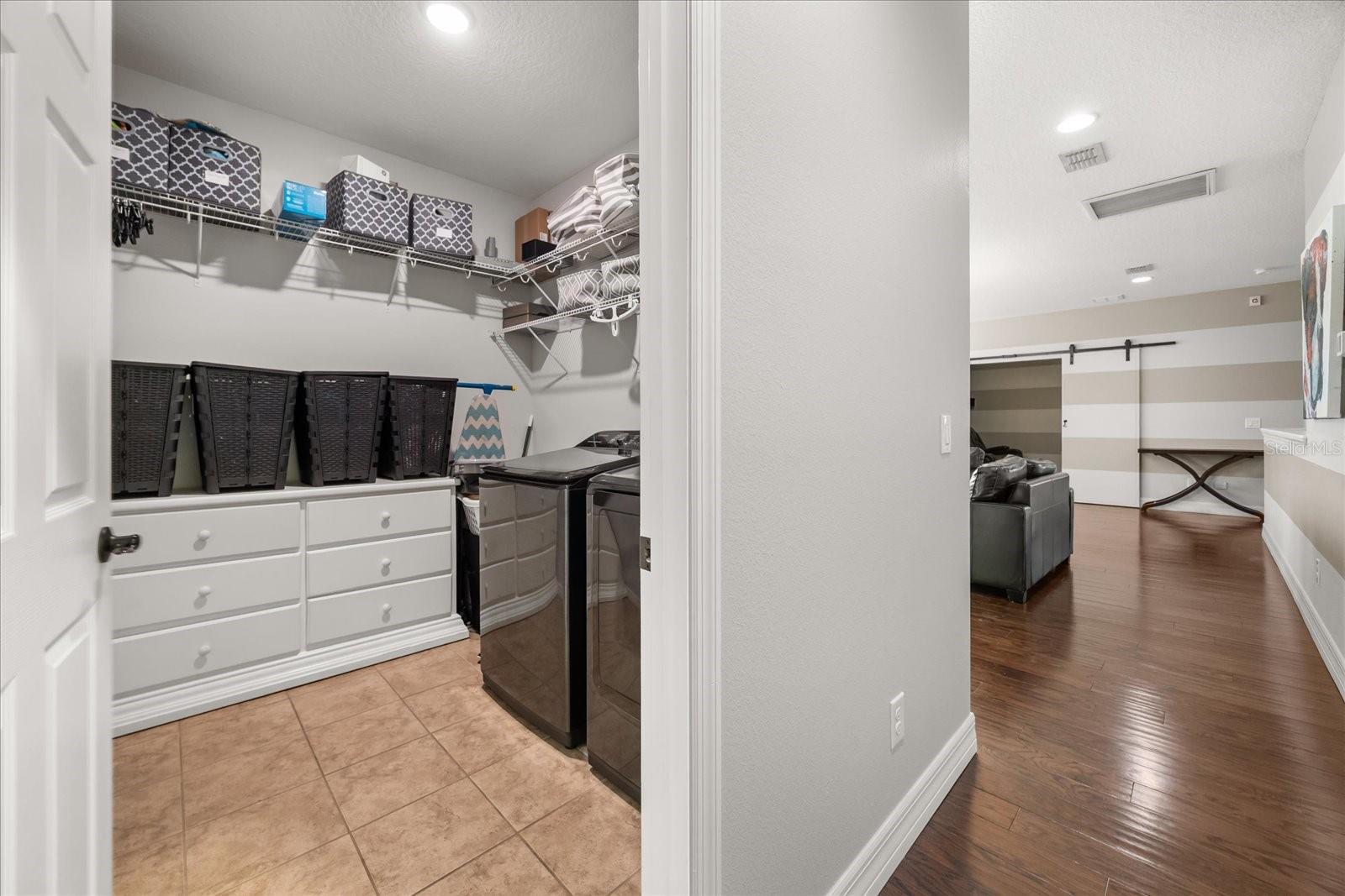 LAKESIDE ESTATES - Residential