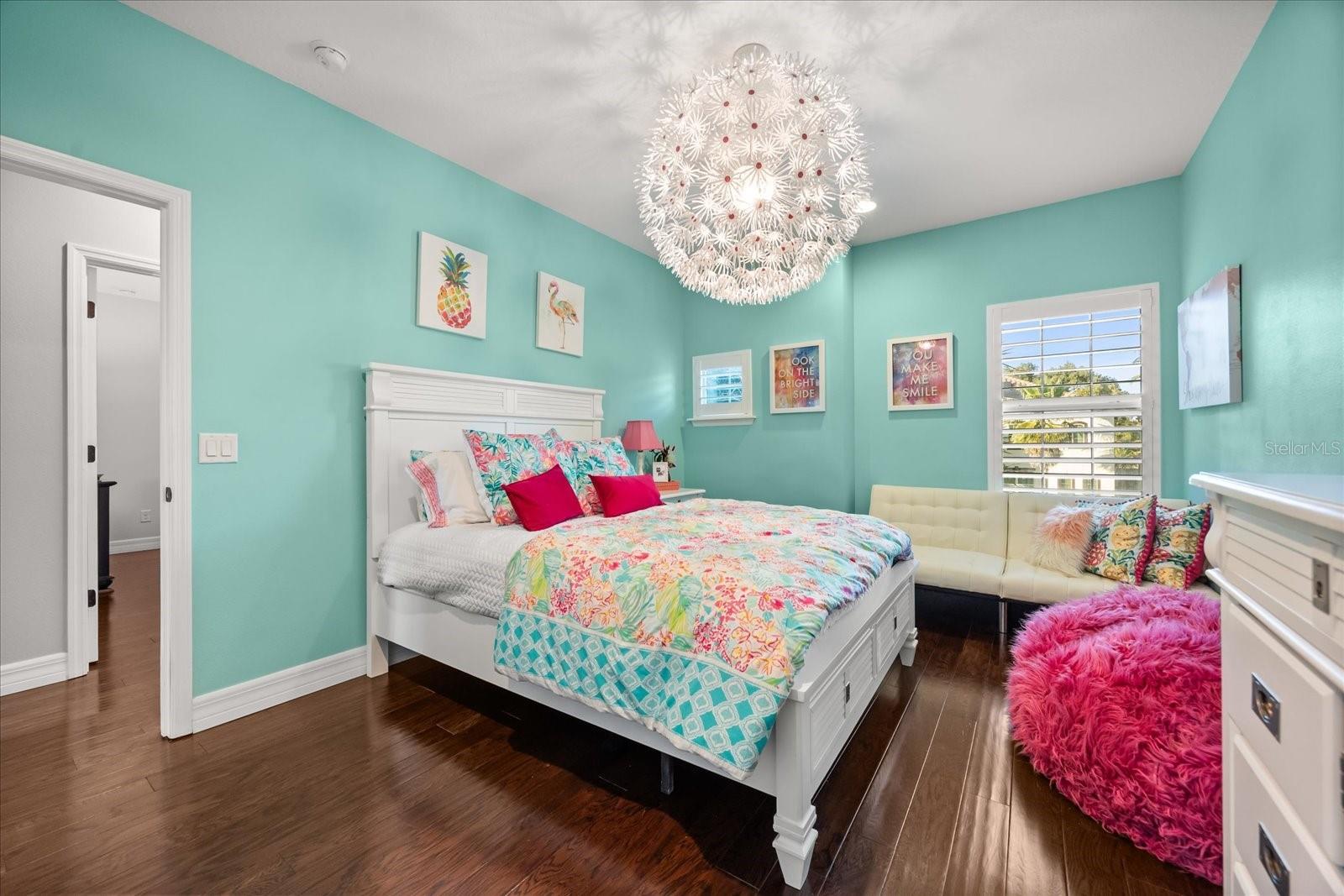 LAKESIDE ESTATES - Residential