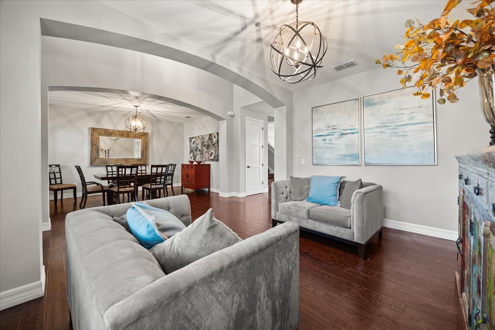 LAKESIDE ESTATES - Residential