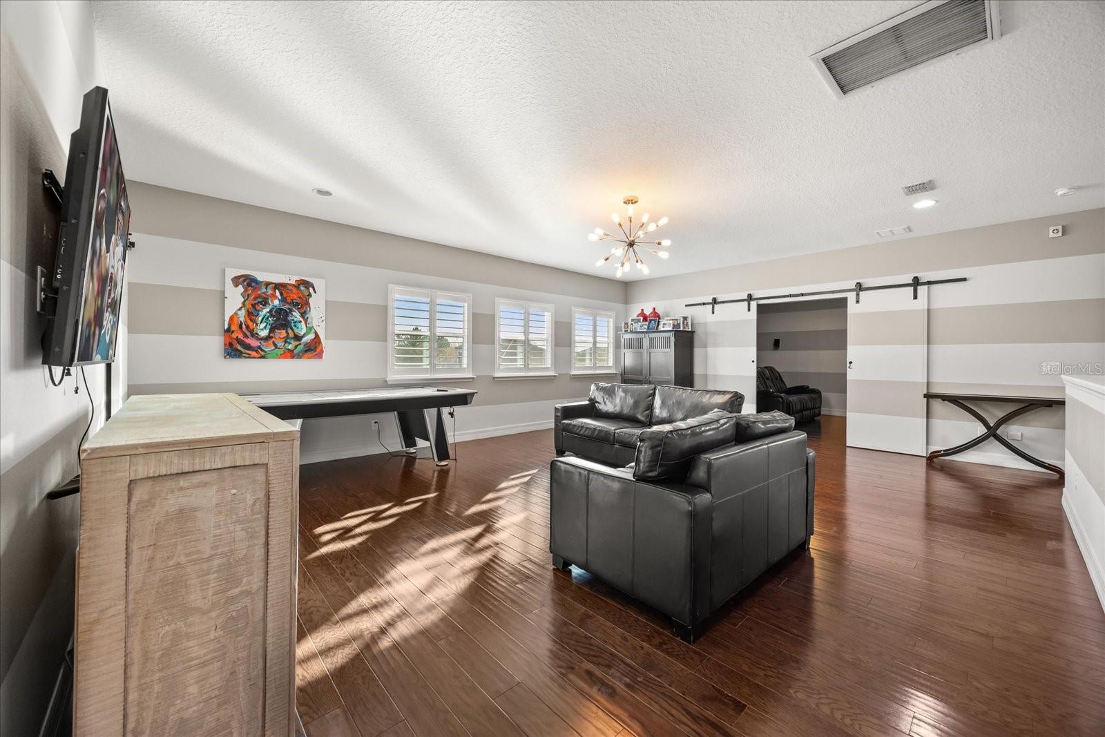 LAKESIDE ESTATES - Residential