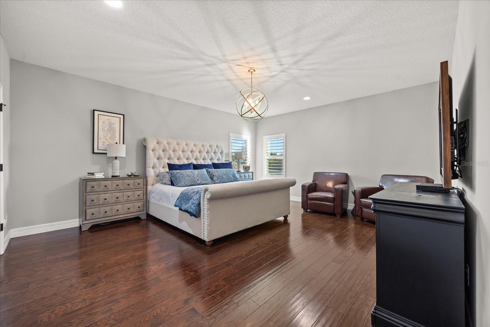 LAKESIDE ESTATES - Residential