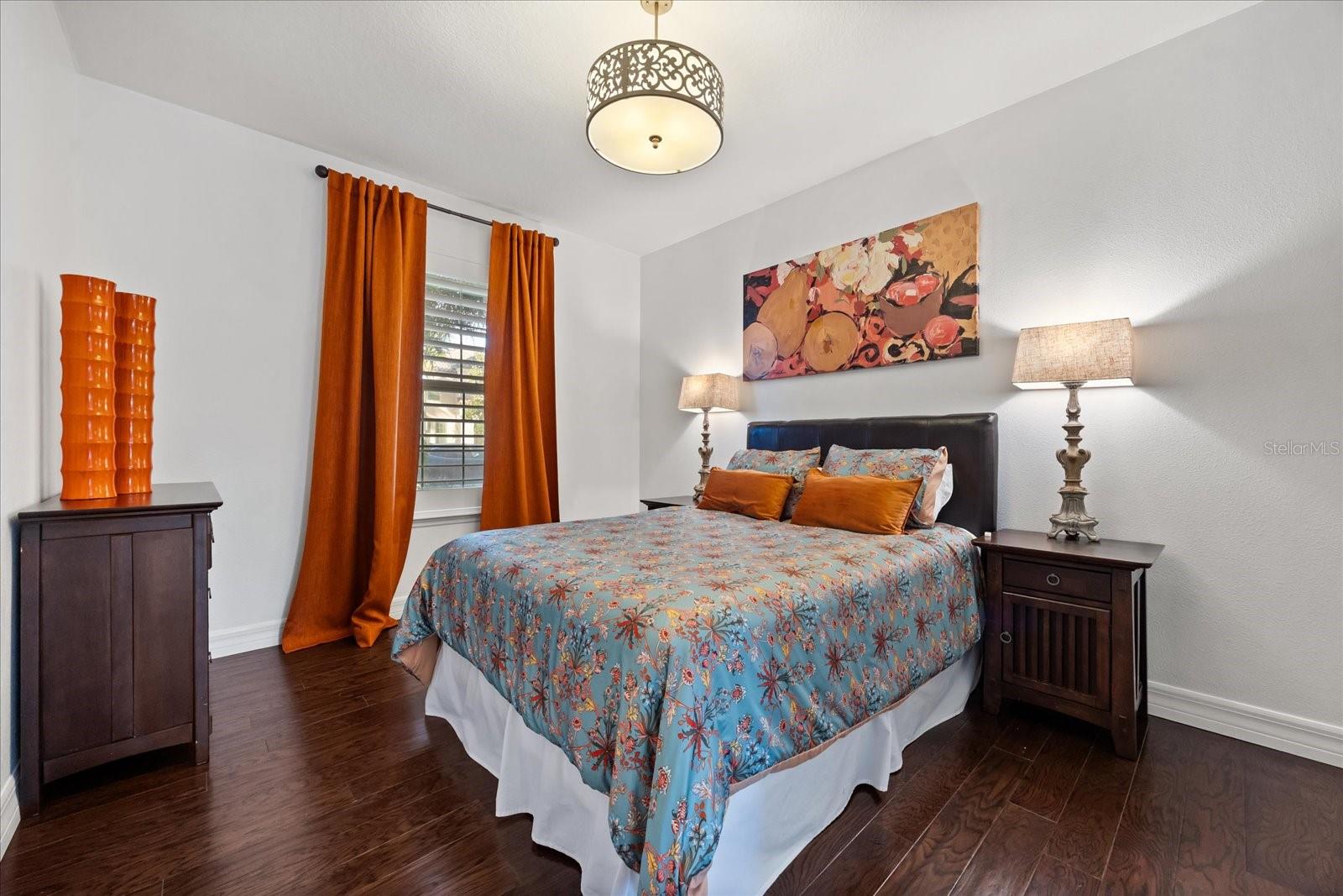 LAKESIDE ESTATES - Residential