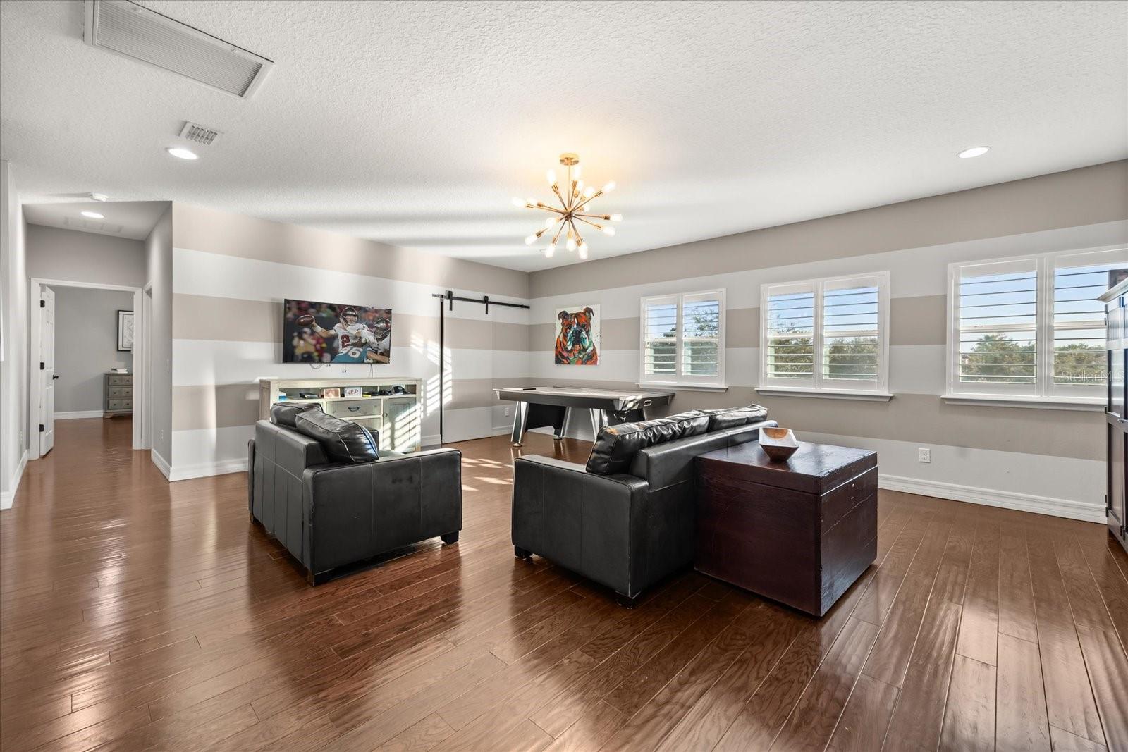 LAKESIDE ESTATES - Residential