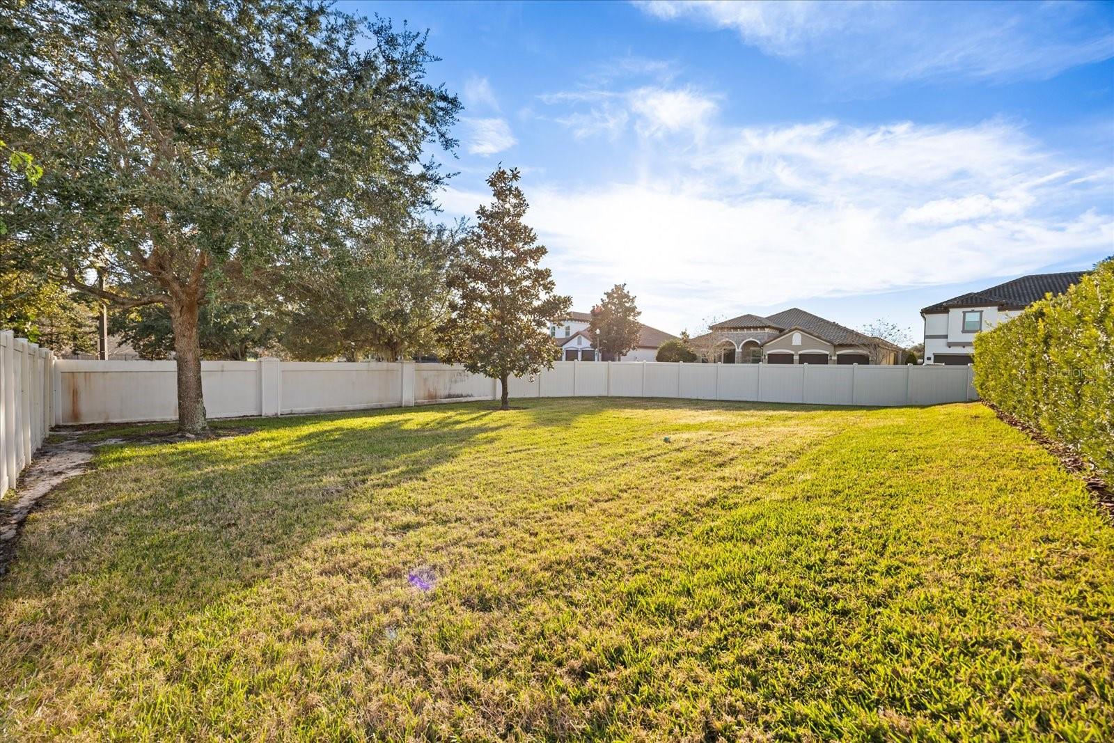 LAKESIDE ESTATES - Residential