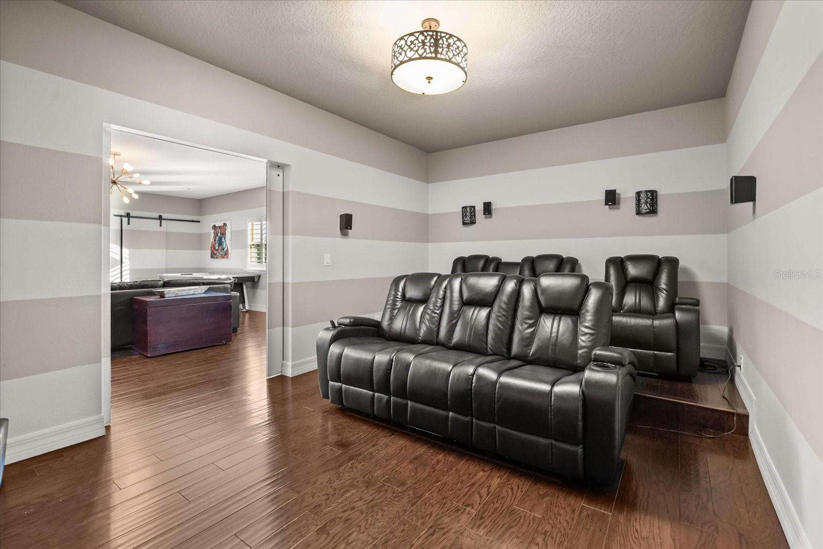 LAKESIDE ESTATES - Residential