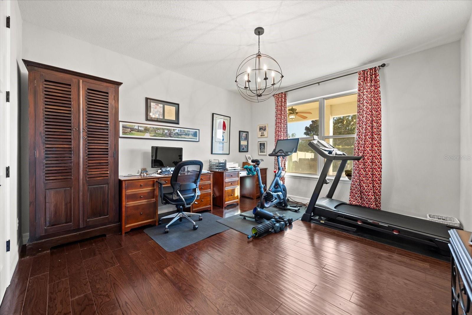 LAKESIDE ESTATES - Residential