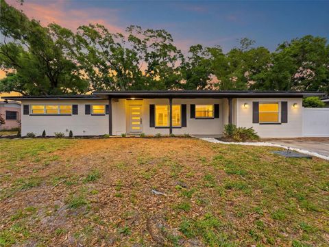Photo of 1714 W Saint Isabel Street, Tampa, FL 33607 (MLS # TB8493929)