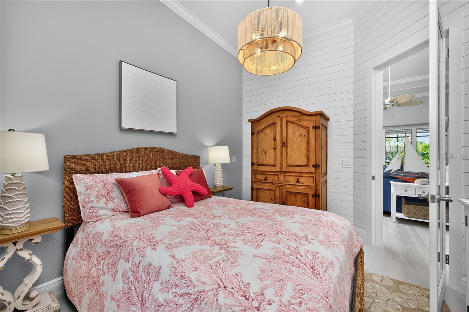 ROTONDA PINE VALLEY - Residential