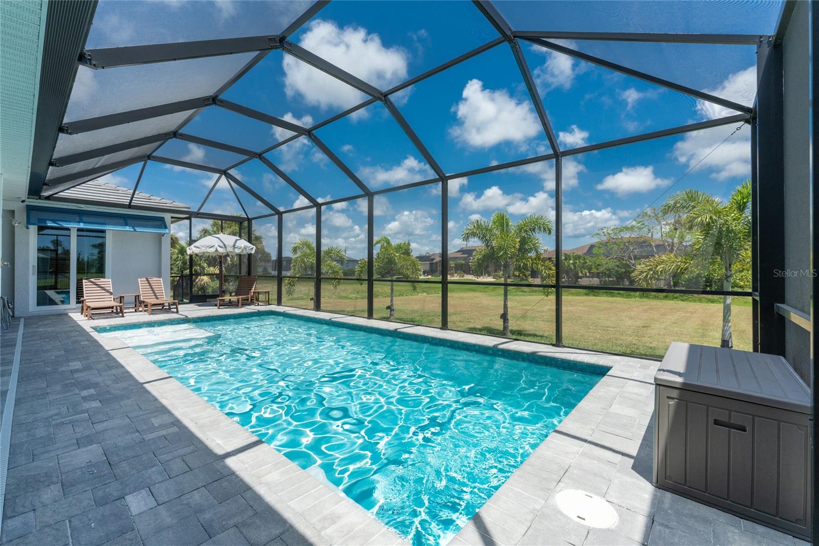 255 ROTONDA BOULEVARD S