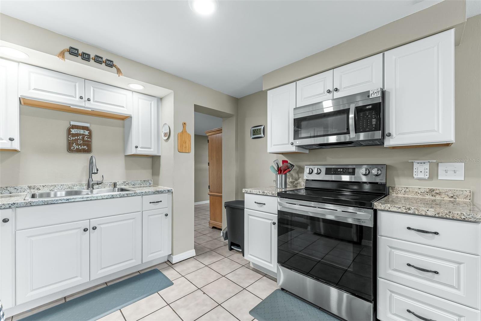 EAST LAKE COLONY - Residential