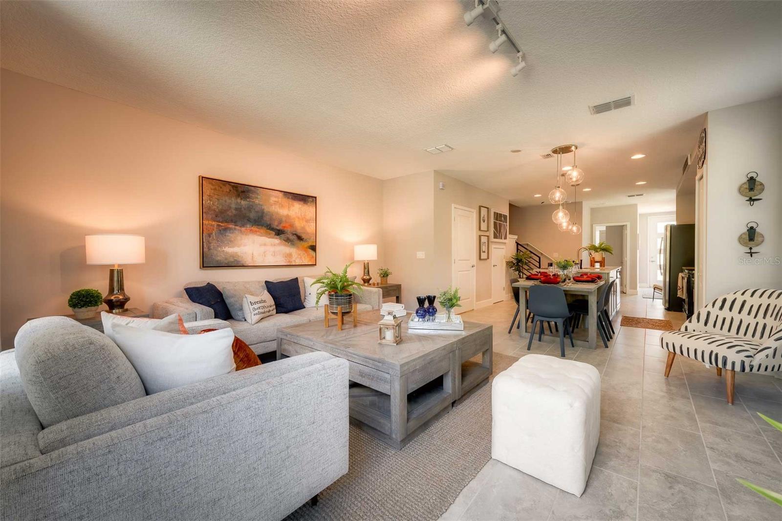 TERRA ESMERALDA TWNHMS - Residential Lease