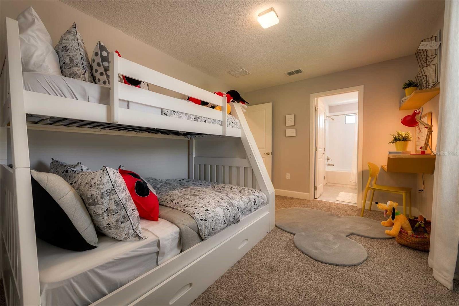 TERRA ESMERALDA TWNHMS - Residential Lease