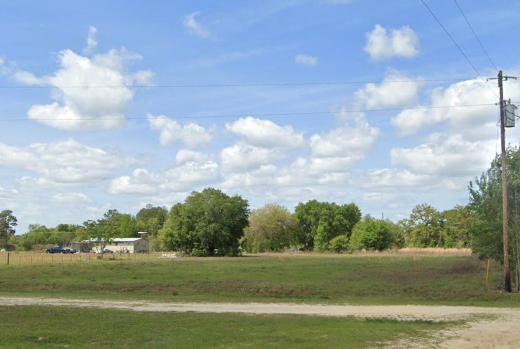 Photo of 109 Mahogany Lane, Interlachen, FL 32148 (MLS # GC541193)