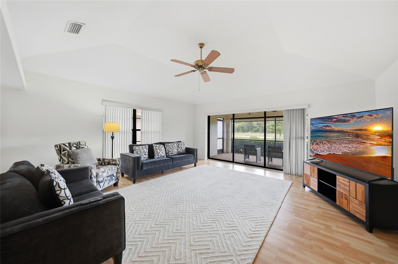 KINGSWAY GOLF VILLAS FIRST ADD - Residential