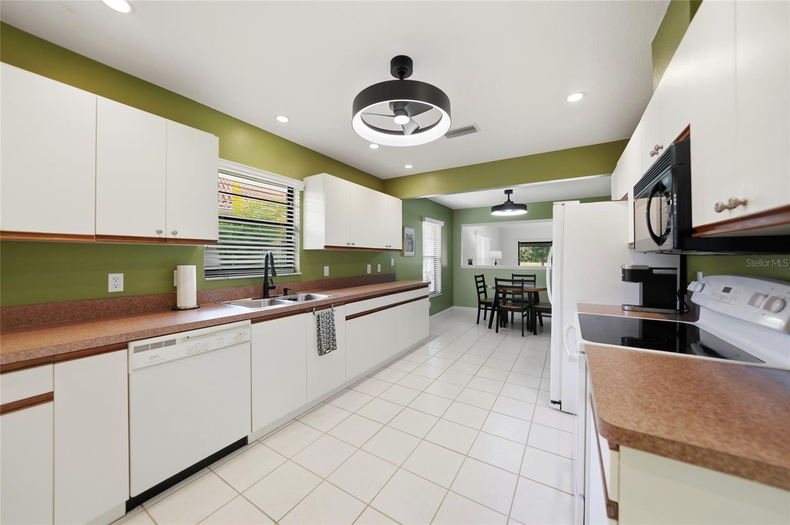 KINGSWAY GOLF VILLAS FIRST ADD - Residential