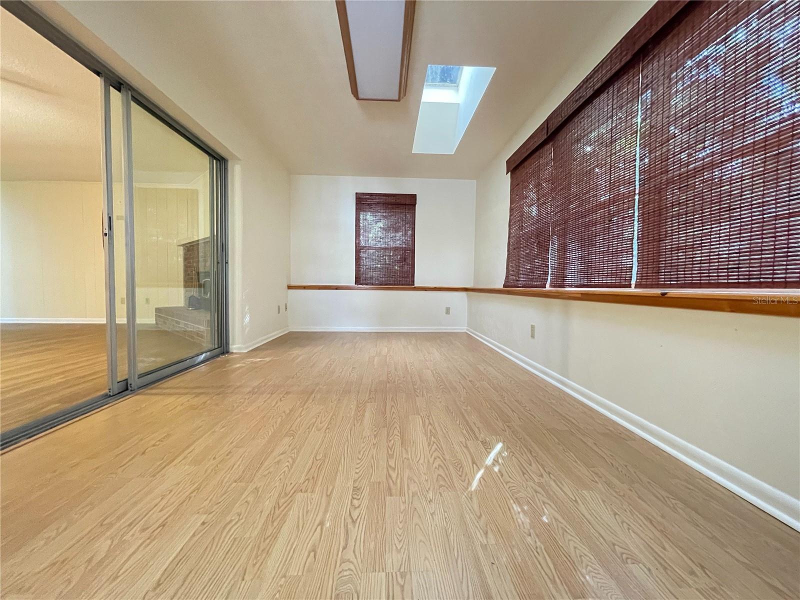 GAINESVILLE TOWN OF PINE PARK - Residential Lease