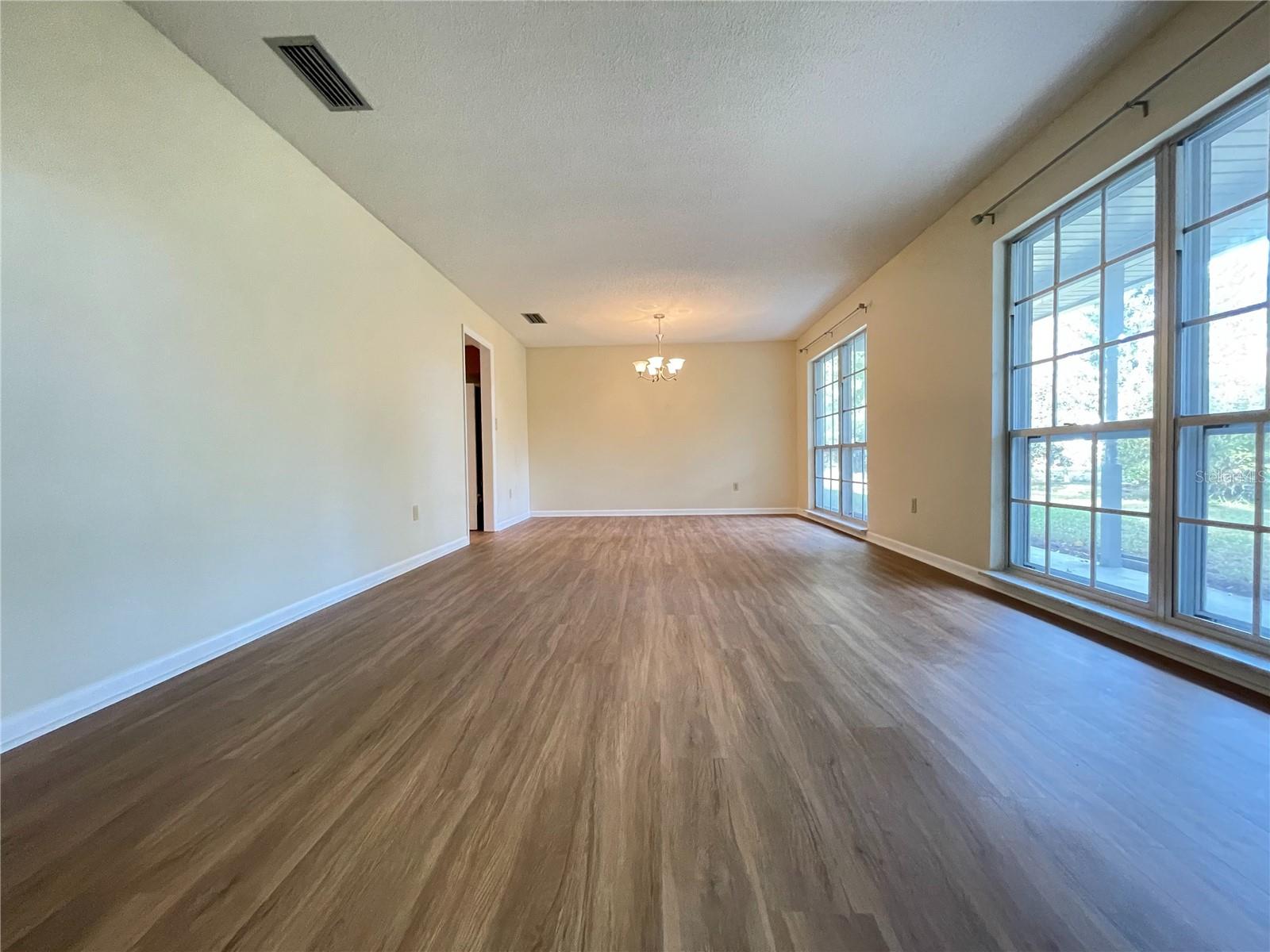 GAINESVILLE TOWN OF PINE PARK - Residential Lease