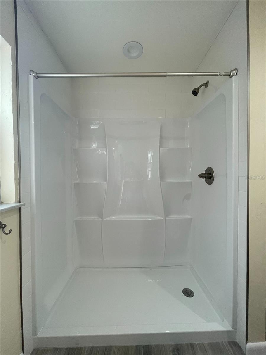 GAINESVILLE TOWN OF PINE PARK - Residential Lease