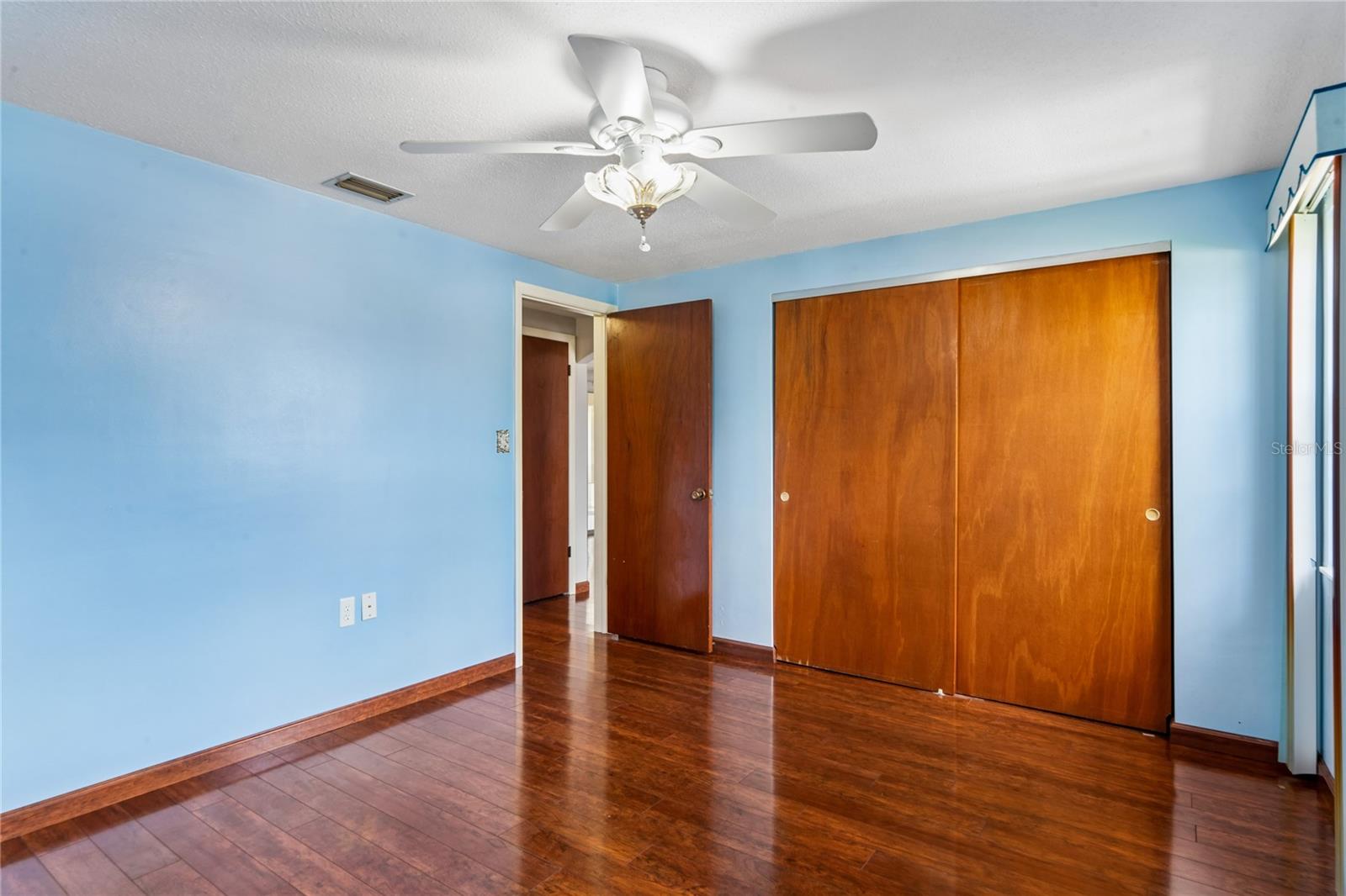 EMBASSY HILLS - Residential