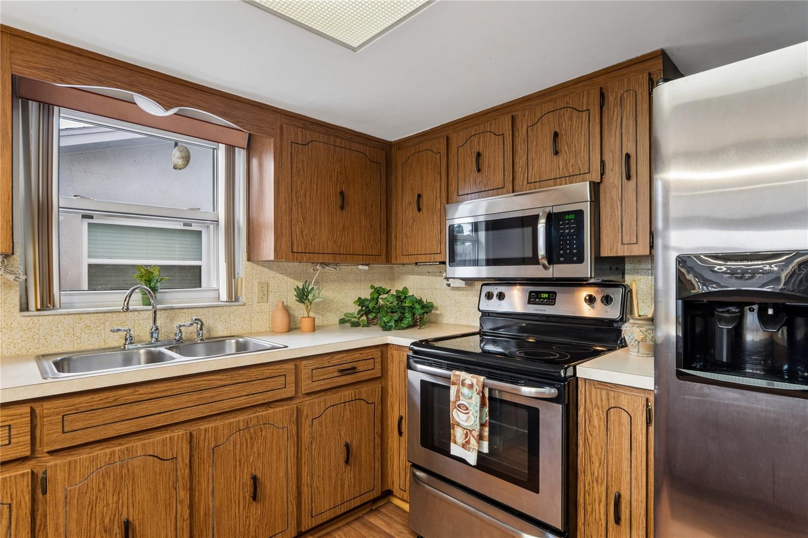 EMBASSY HILLS - Residential