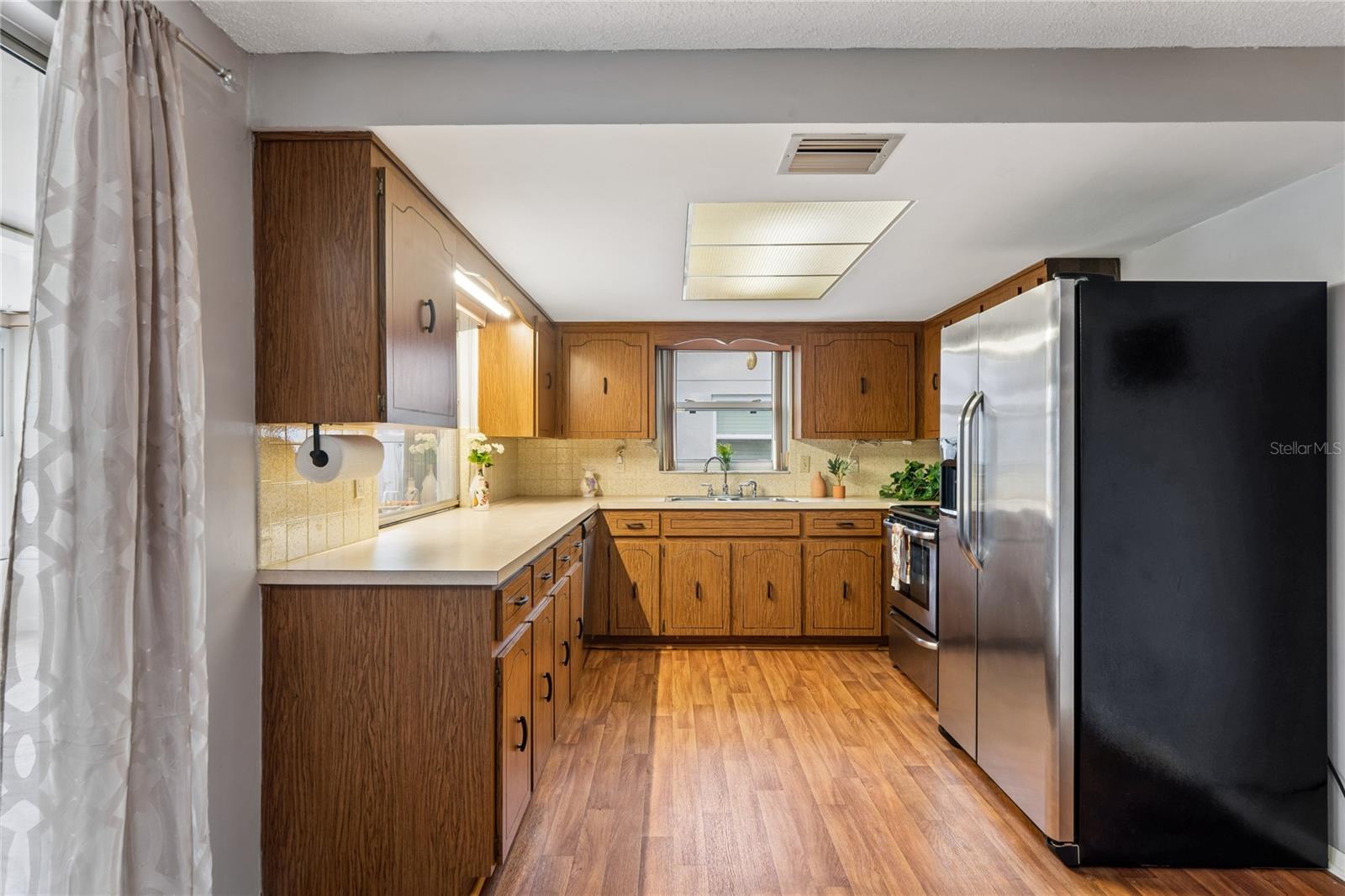 EMBASSY HILLS - Residential