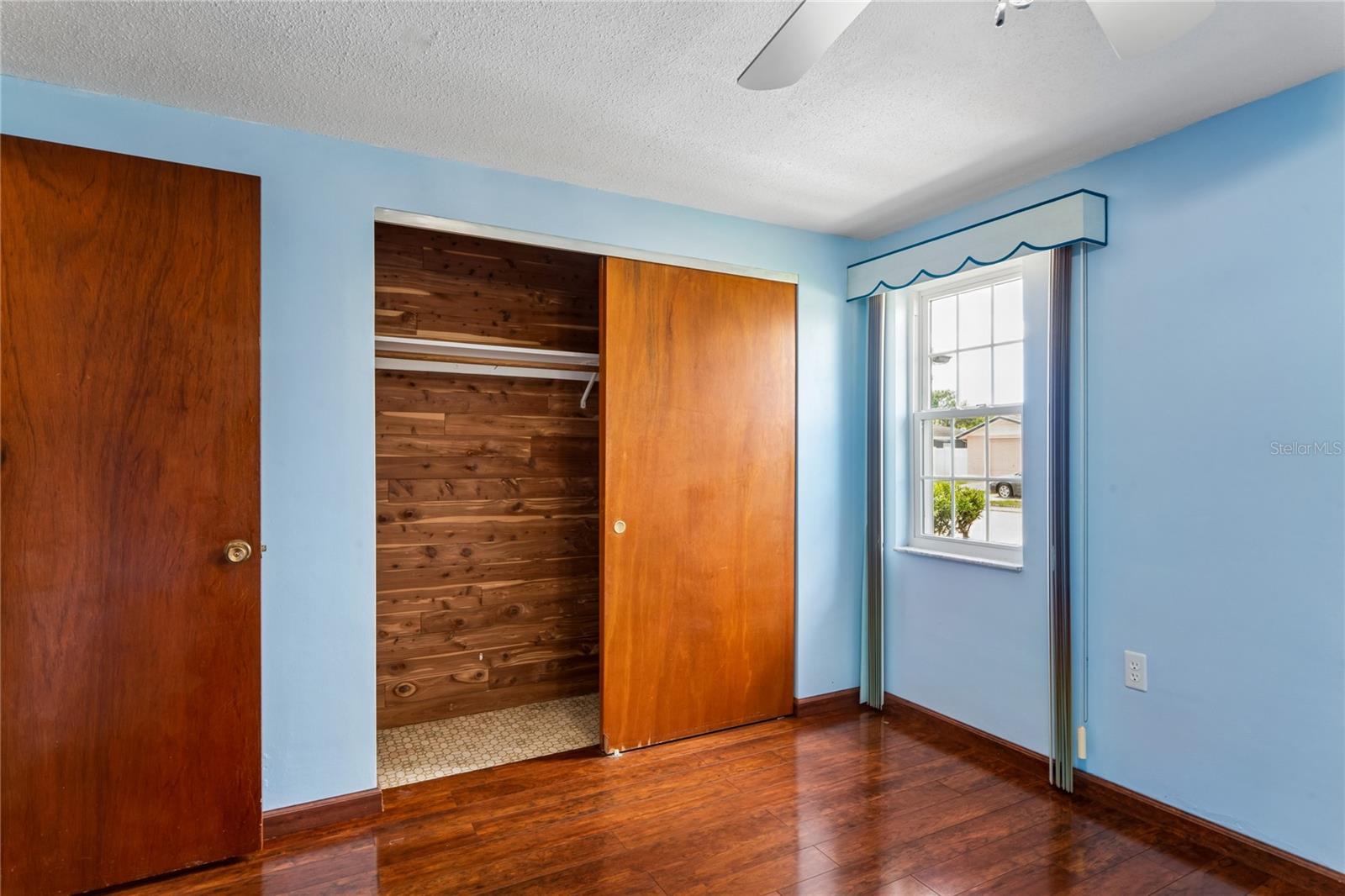 EMBASSY HILLS - Residential