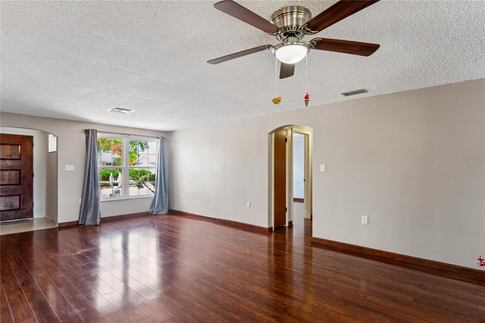 EMBASSY HILLS - Residential