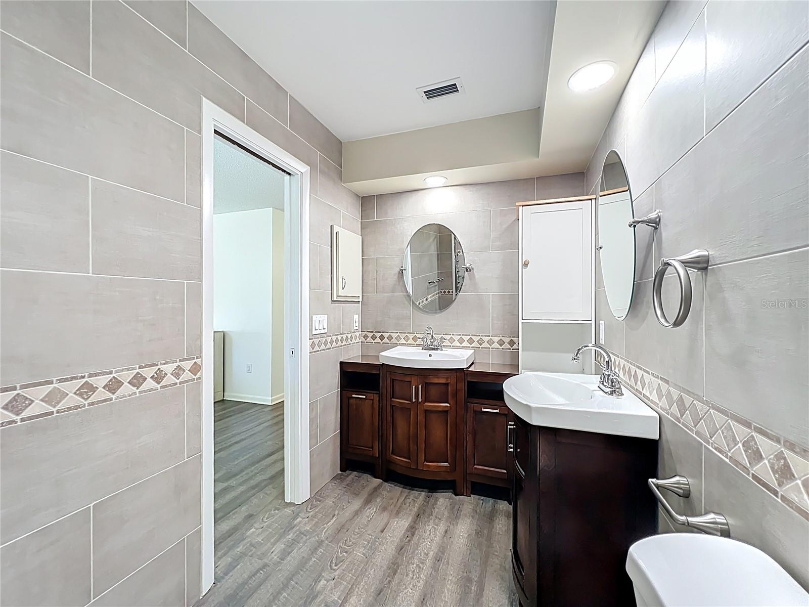 WATERS OF LAKE GRIFFIN - Residential