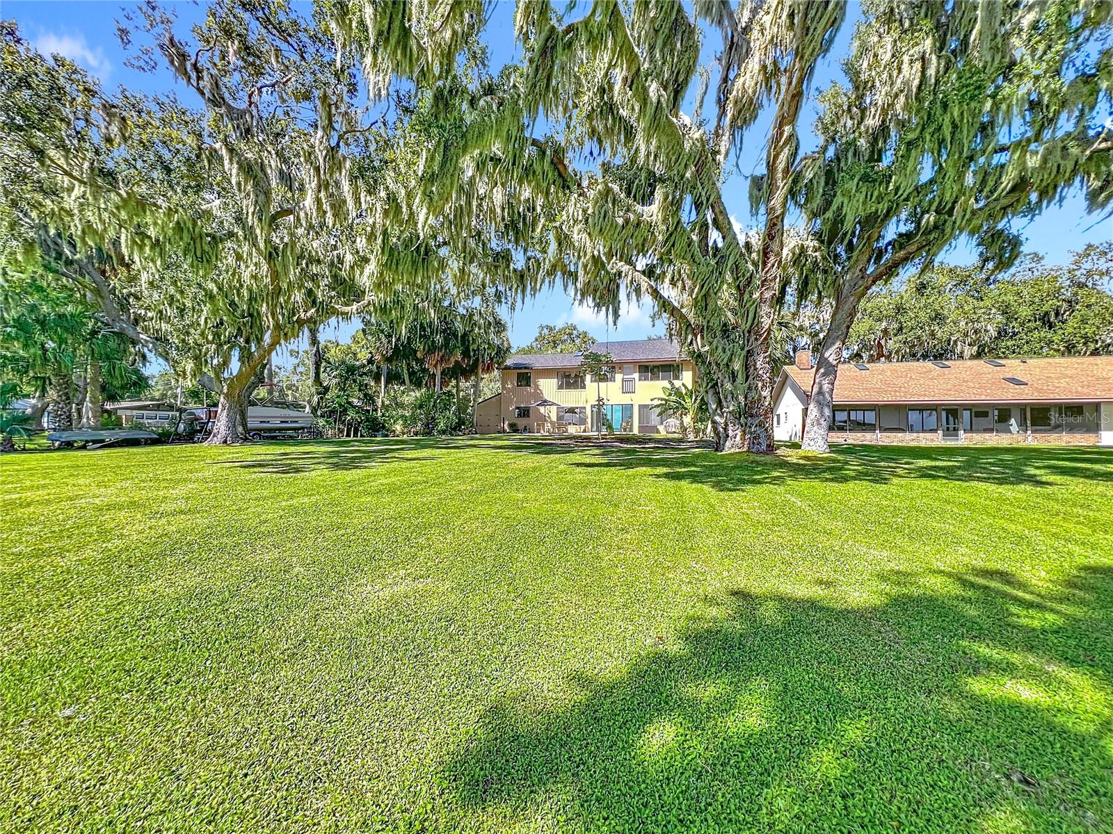 WATERS OF LAKE GRIFFIN - Residential