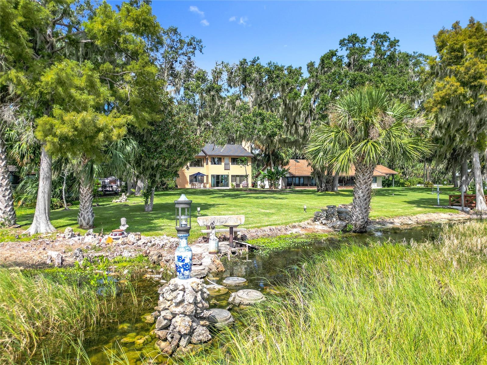 WATERS OF LAKE GRIFFIN - Residential