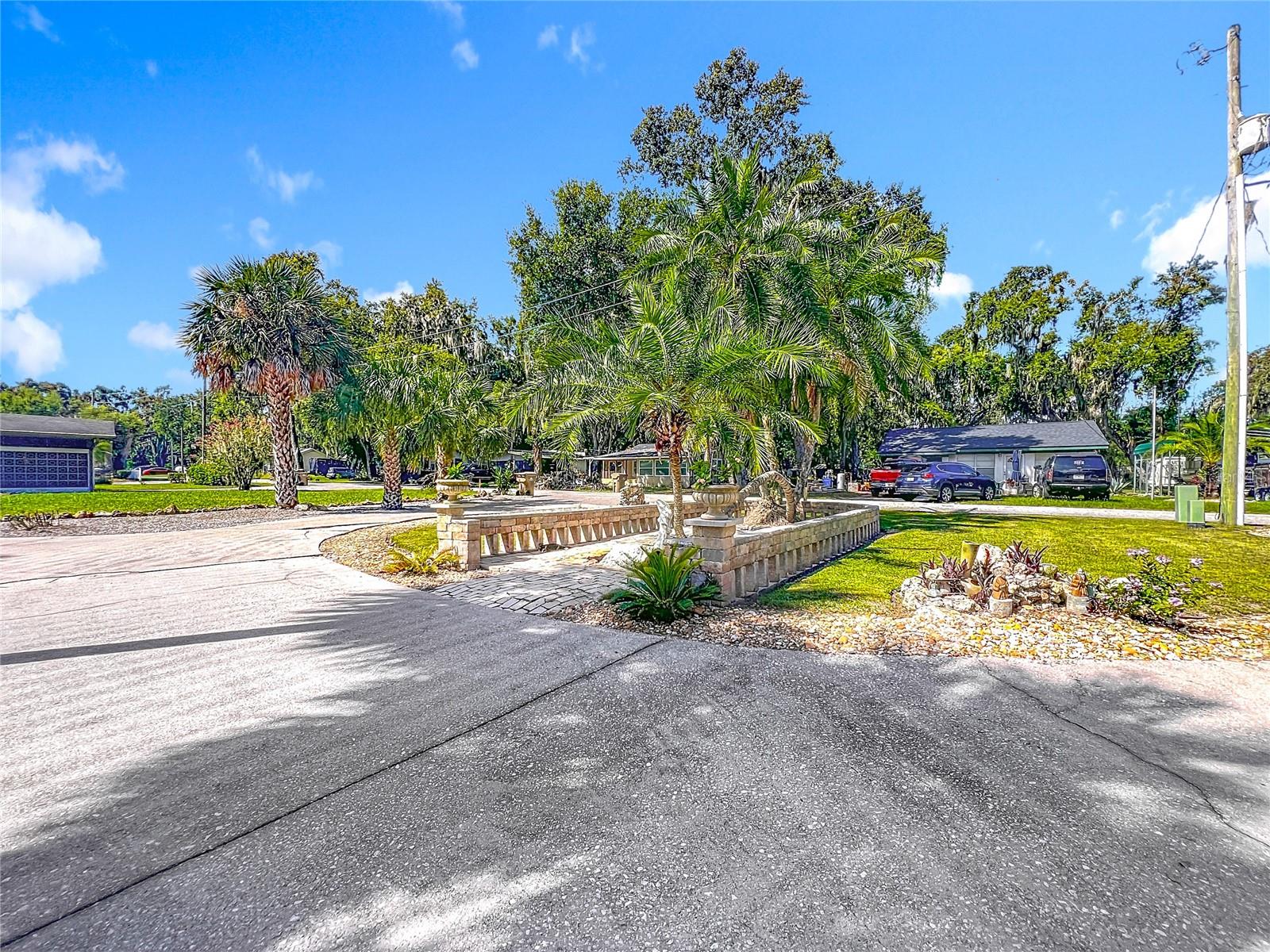 WATERS OF LAKE GRIFFIN - Residential