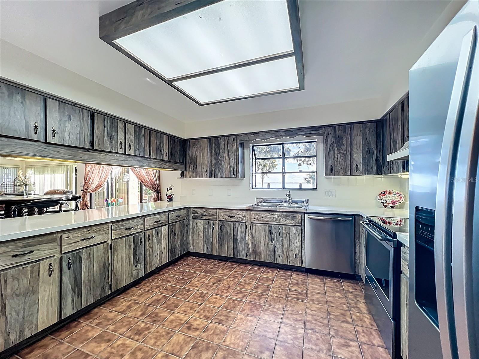 WATERS OF LAKE GRIFFIN - Residential