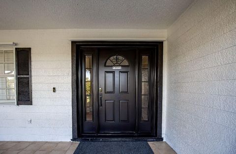 A home in PORT CHARLOTTE