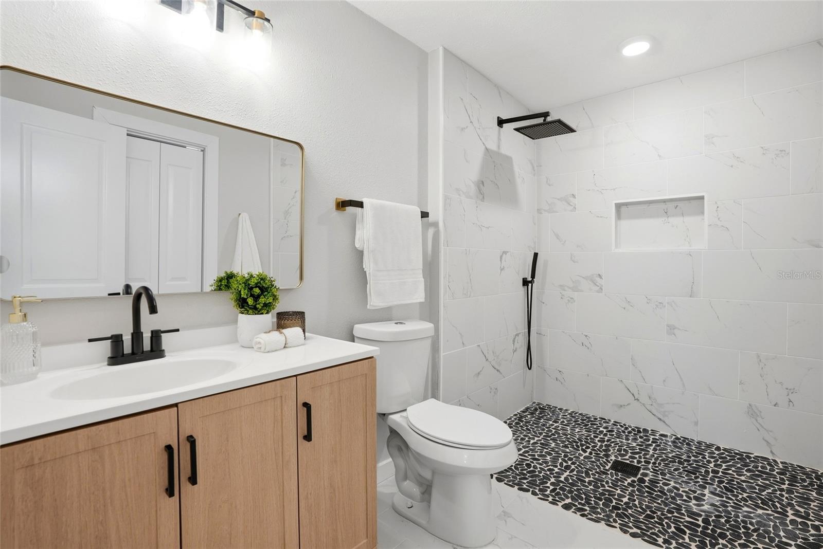 SHORE ACRES OVERLOOK SEC - Residential